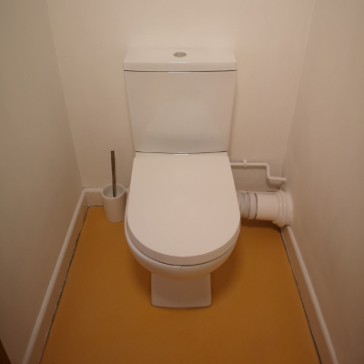 Close coupled toilet, complete toilet service to improve flushing, fix noises and fix leaks
